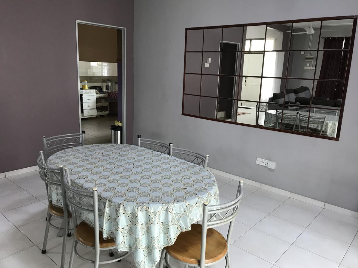 Homestay Melaka Executive Buitenkant foto